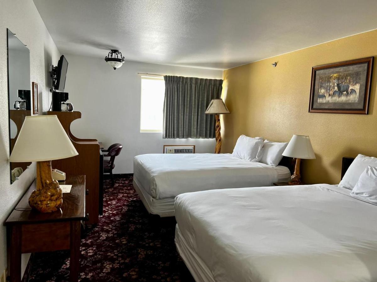 Buffalo Bill's Antlers Motel